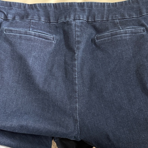 Plus Size Croft & Barrow® Classic Pull-On Straight-Leg Jeans - Picture 10 of 14